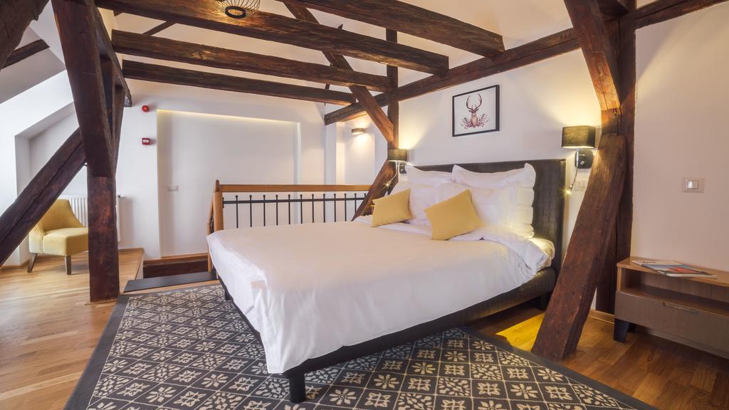 Antler Boutique Hotel บราชอฟ ภายนอก รูปภาพ